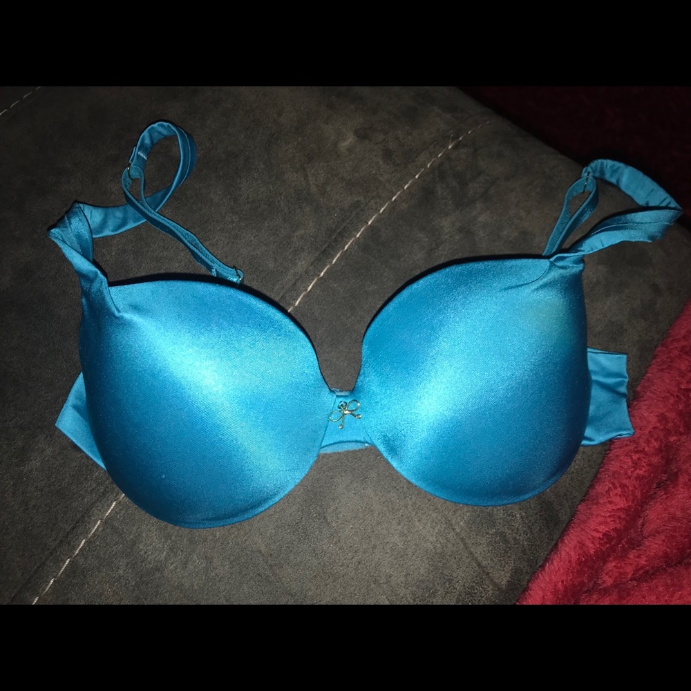 Victoria’s Secret lined semi bra 34A